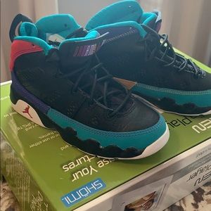 Toddler Jordan tennis shoes
